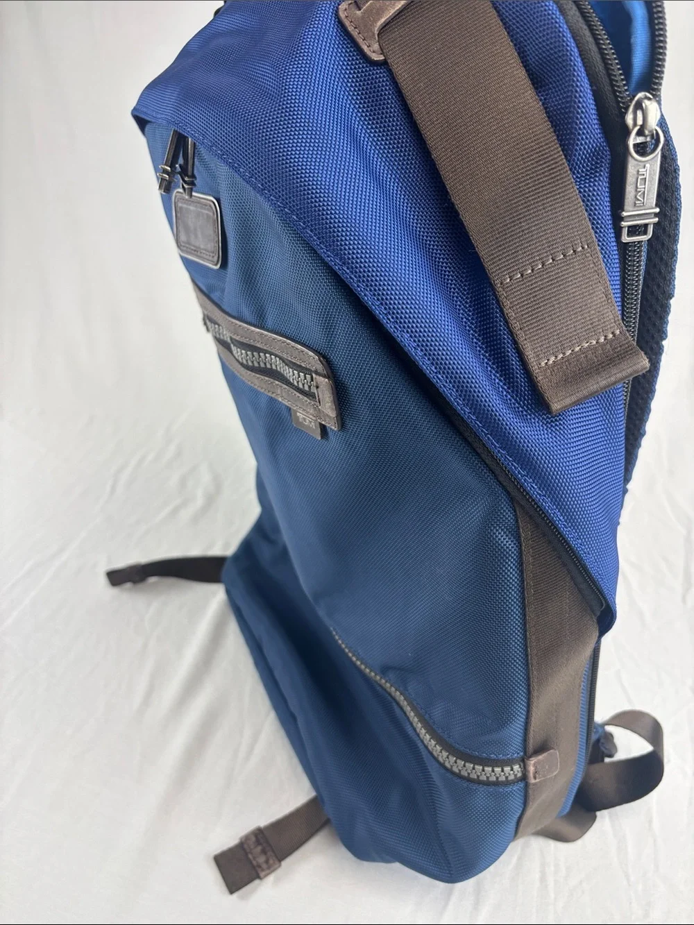 Tumi straps shown